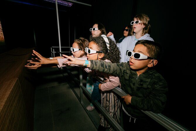 Africa Hologram Adventure at Zoocade - Stop 1 at Zoocade: Africa animal scenes in 3D