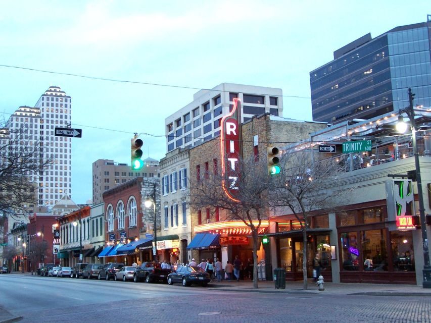 Austin: Downtown Live Music Pub Crawl - Meet at The Driskill: how the crawl flows on foot