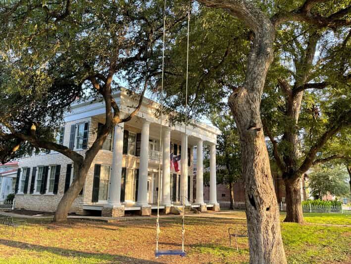 Austin: Neill-Cochran House Museum - The self-guided audio tour: freedom with guardrails