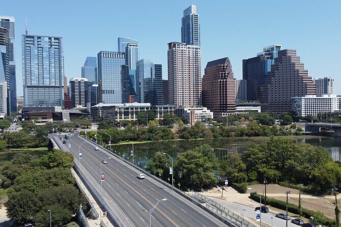Austin Private Tours – Landmarks & Local Highlights - South Congress Avenue (SoCo): Murals, Cafes, and a Local Vibe