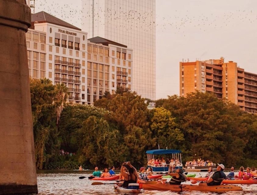 Austin: Sunset Bat Watching Kayak Tour - Getting in position at dusk for the bat-cloud moment