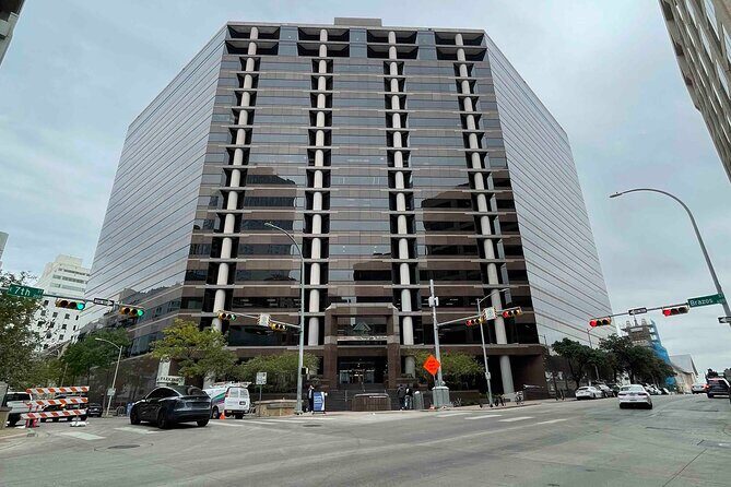 Austin's Famous Ghosts Smartphone Guided Audio App Walking Tour - The Paramount Theatre: Orson Welles, Houdini, Mae West, Katherine Hepburn