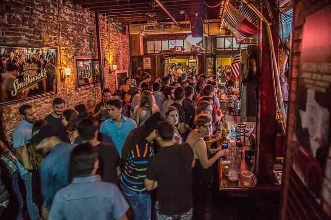 Downtown Austin Live Music Pub Crawl - Where the night starts: checking in at the Driskill