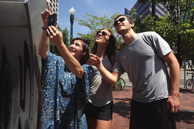 Downtown Austin Scavenger Hunt Adventure - How the phone-led hunt keeps downtown Austin easy to handle