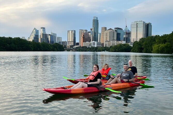 Downtown Austin Sunset Kayak Tour with 1.5 Million Bats - Guides and Group Size: How the Tour Stays Manageable