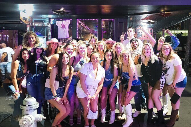 Downtown Austin VIP Bar & Club Crawl - Why this Downtown Austin VIP Crawl works better than winging it