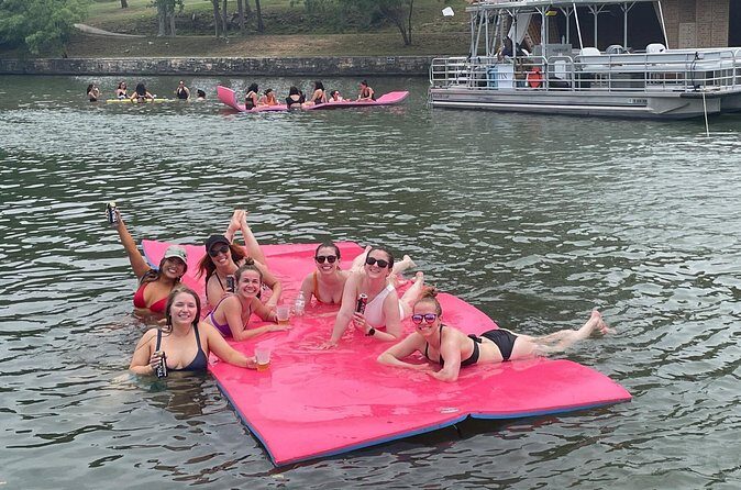 Private 2hr Scenic Boat Cruise Lake Austin- BYOB- Fits 15 People - Laguna Gloria and the art-meets-nature setting you can see from shore