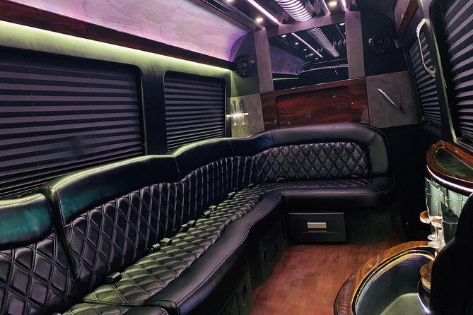 Texas Hill Country Group Wine Tour by Limousine - Small-Group Reality: Up to 10 People, Not a Crowd