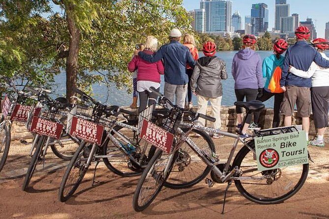 Town Lake Trail Bike Tour in Austin - Bikes, safety, and traffic: how you stay comfortable